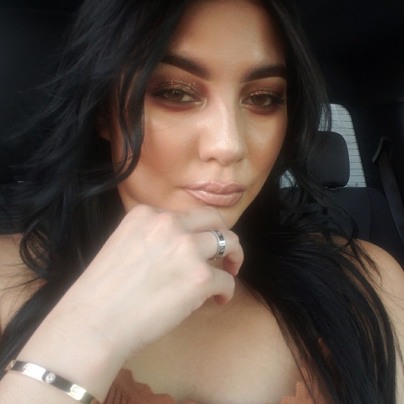 Meet your Posher, Andrea - Picture 1 of 1